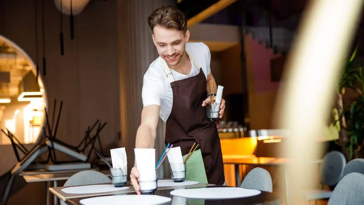 53ad08bf52470561100d9ba76c92966b fiche metier commis salle